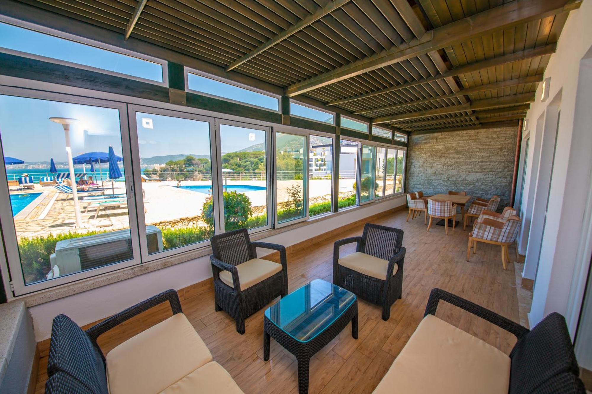 Luxury Villa 2 Vlorë Buitenkant foto